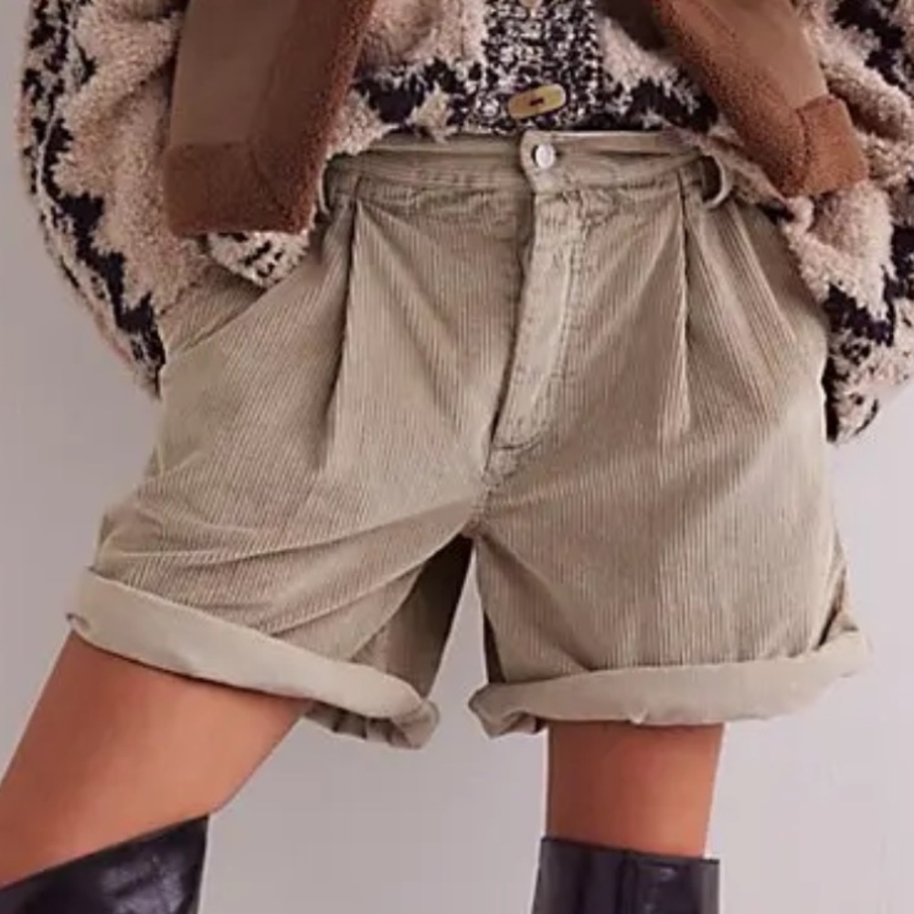 FREE PEOPLE CAMMIE SLOUCHY OVERSIZED CORD SHORTS S M - Picture 1 of 8